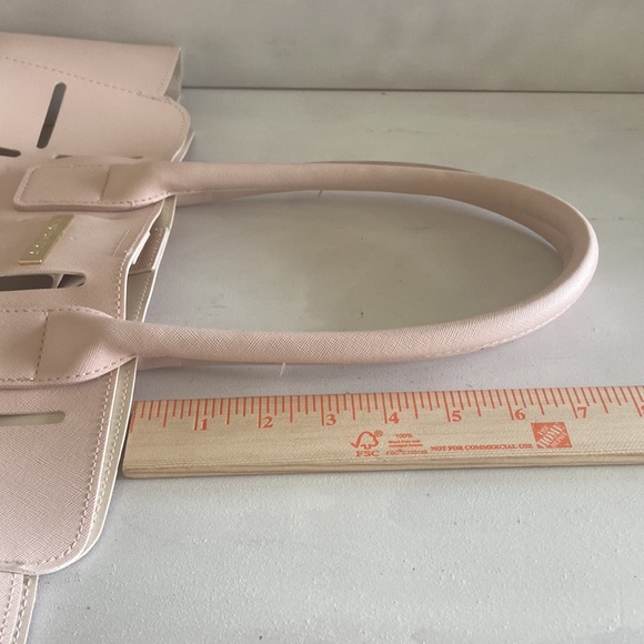 Vince Camuto blush pink large tote double handles cut out design - Picture 6 of 16
